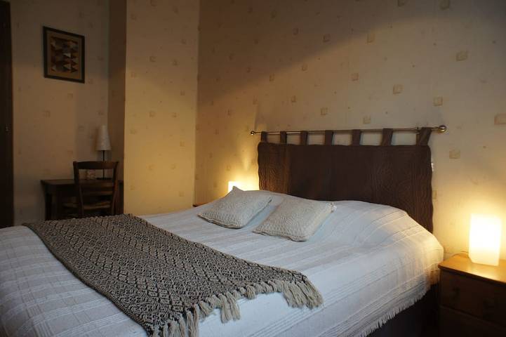 Location de vacances pour 8 personnes, avec jardin à Égliseneuve-d'Entraigues - 2