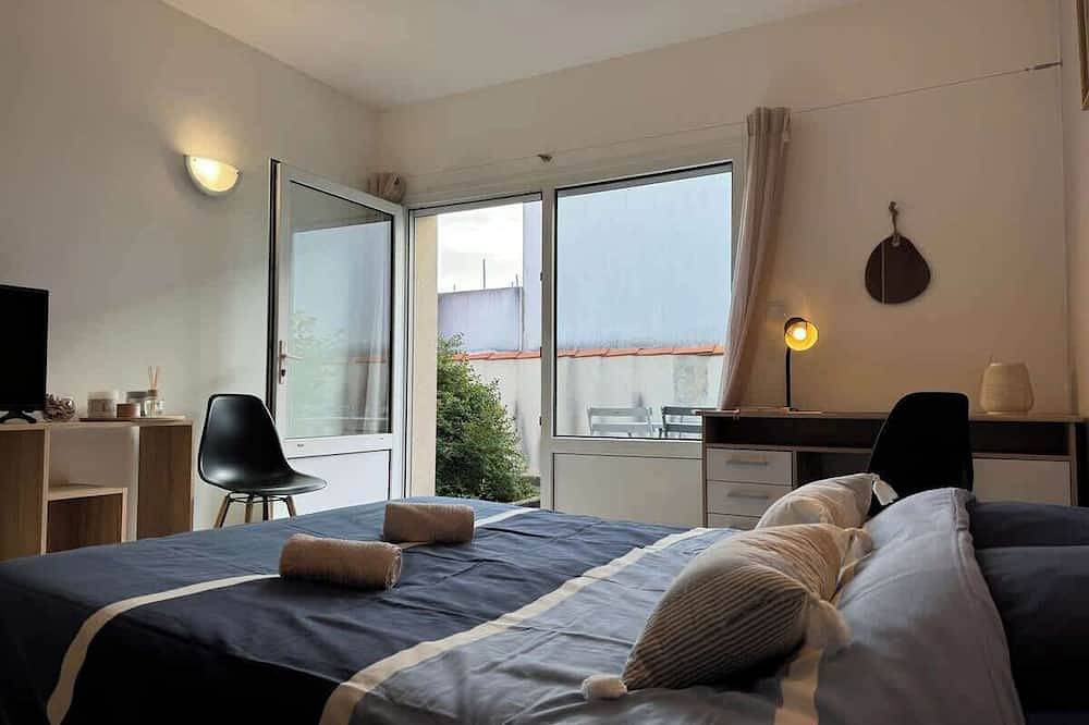 Entire apartment, Golden Waves Aparthotel - Kiwi Residence in Aytré, La Rochelle region