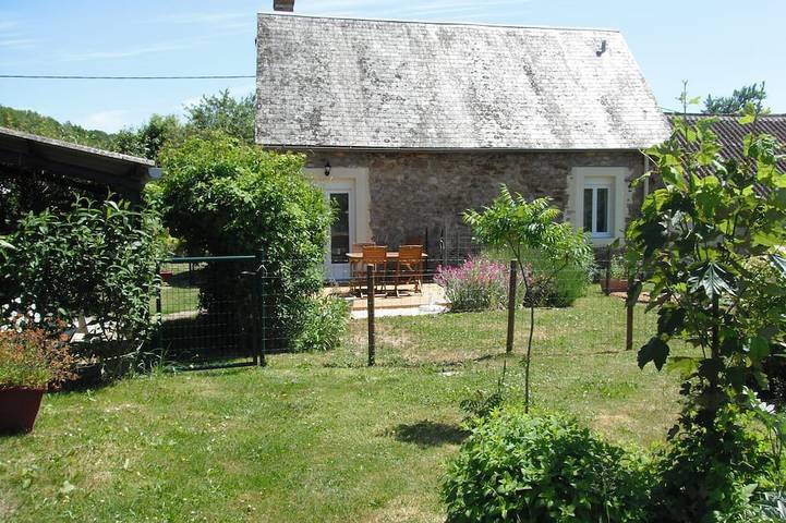 Location de vacances pour 4 personnes, avec jardin et terrasse à Blismes