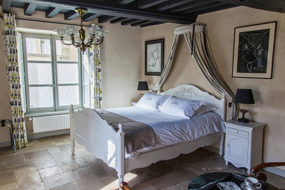 Double Room with Private Bathroom in Bayeux, Région de Bayeux