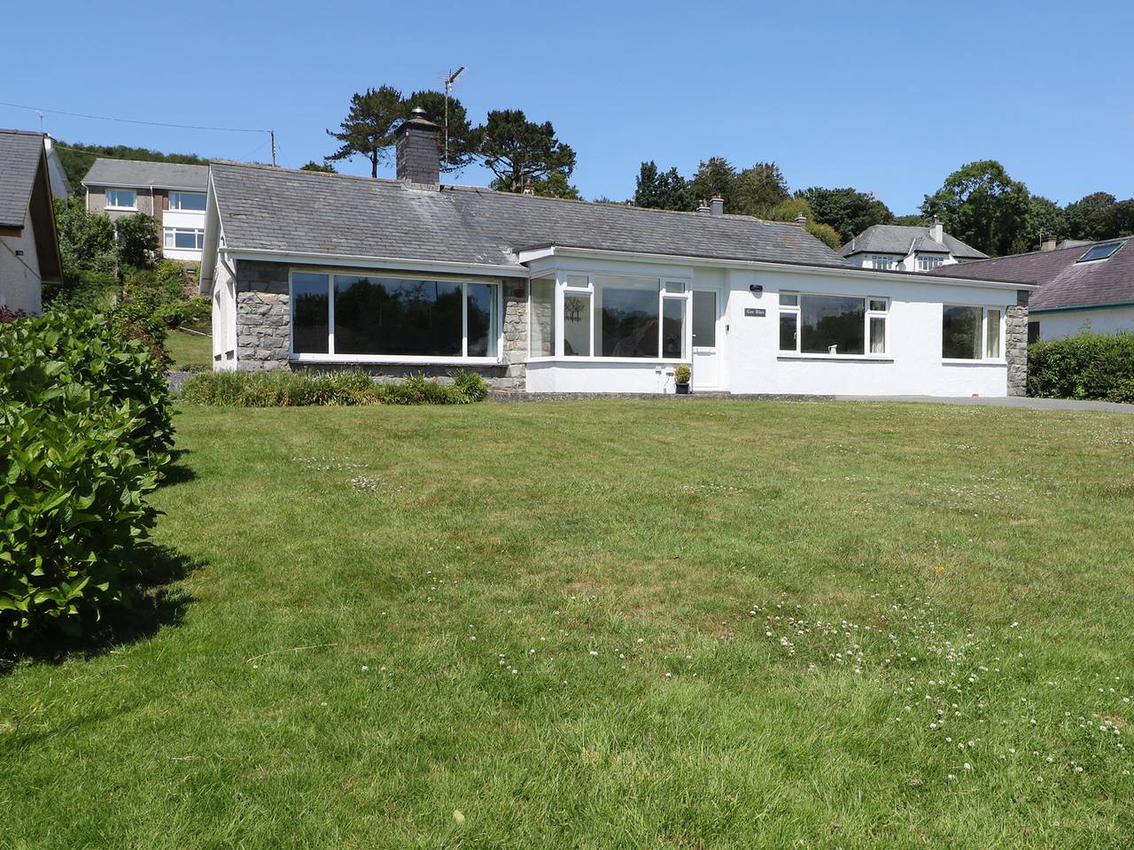 Bungalow for 6 People in Pwllheli, North-Wales