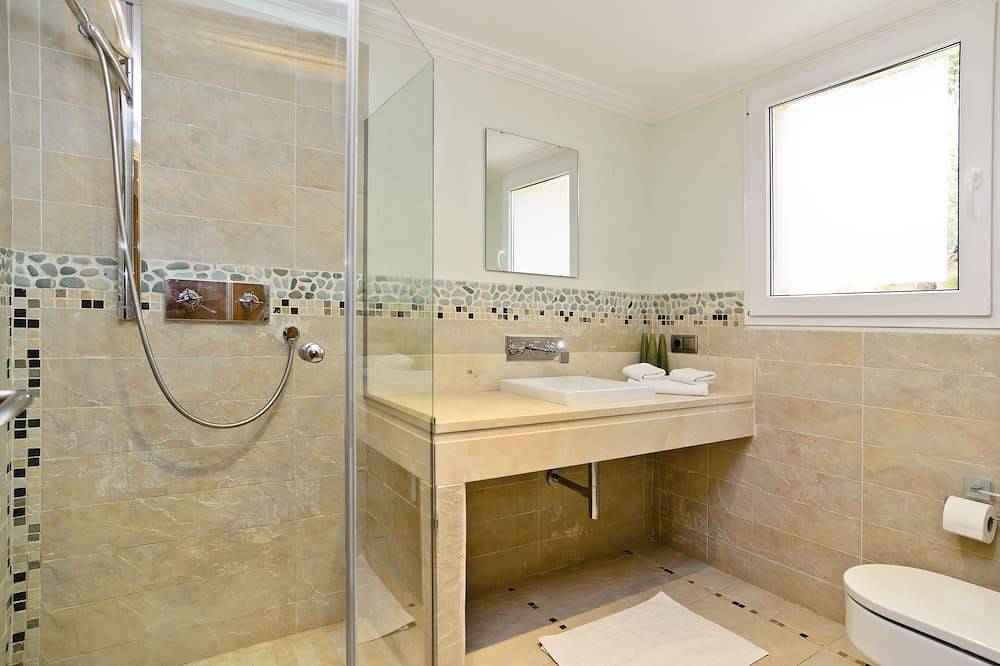 Mediterranean Villa with Pool & Outdoor Kitchen near Port Adriano in Santa Ponça, Calvià
