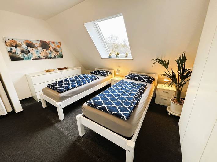 Ganze Wohnung, Stilvoll Wohnen im 45m² Dachgeschoss-Apartment für 1-2 Personen in Ahrensburg, Kreis Stormarn