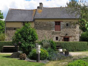 Gîte pour 5 personnes, avec jardin et terrasse, animaux acceptés à Saint-Pern