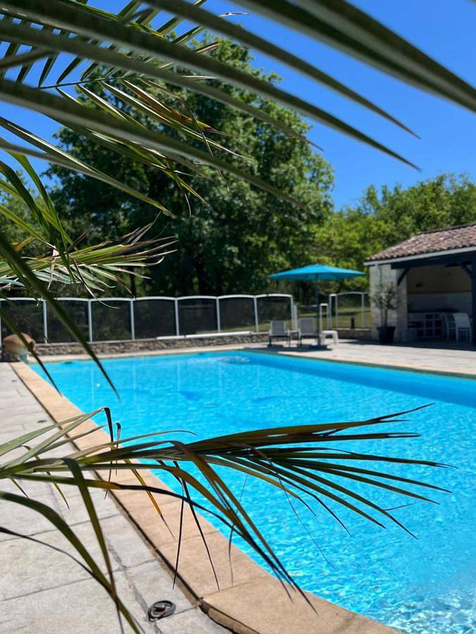 Chambre d’hôte pour 2 personnes, avec jardin ainsi que vue et piscine à Gourdon - 2