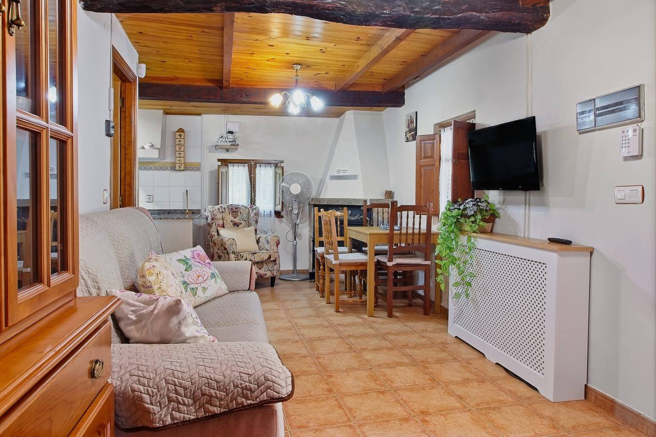 Casa Rural Villasol – Traditionelles Landhaus mit Pool, Garten und Jacuzzi in Ozuela in Ponferrada, El Bierzo
