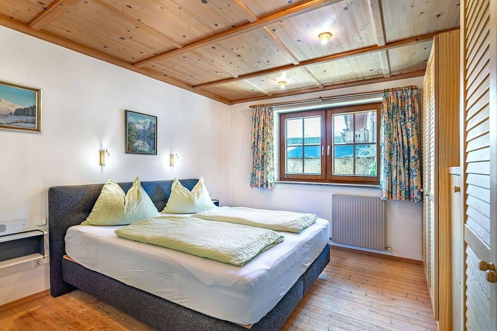 Entire apartment, Nice apartment for 7 people with Wifi, Tv, terrace and parking in Kitzbühel, Kitzbuehl alps