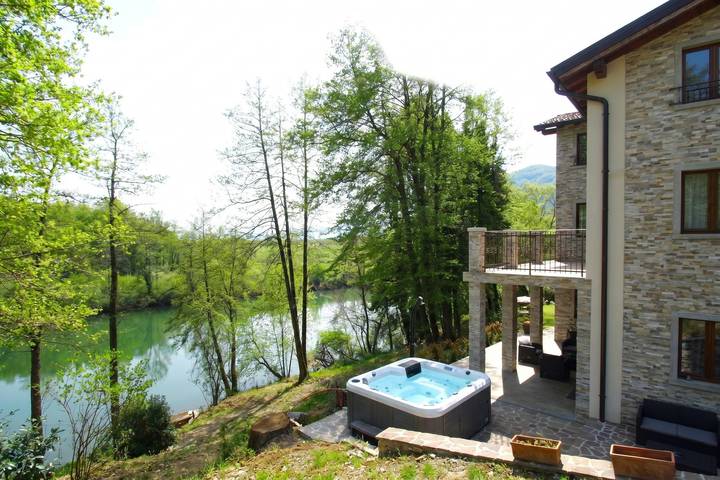 Kolpa Paradise Jacuzzi & Sauna in Metlika, Slovenië