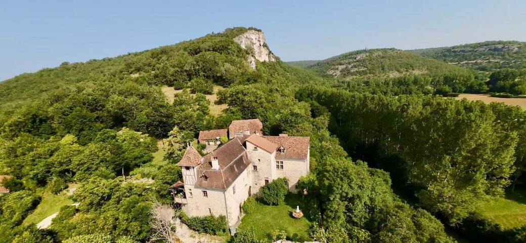 Location de vacances pour 4 personnes, avec Terrasse ainsi que Jardin et Vue à Brengues - 3