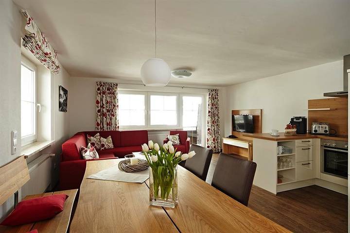 Ferienwohnung für 4 Personen, mit Balkon und Garten, kinderfreundlich in Vorderhindelang - 3