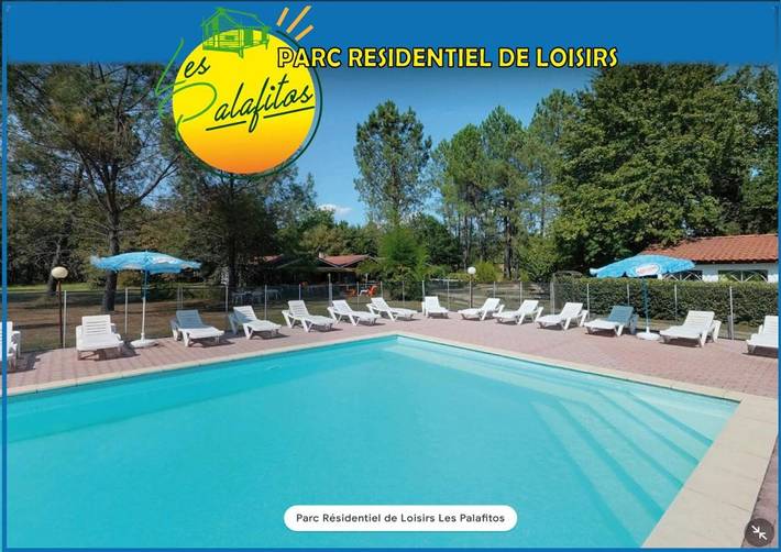 Camping pour 4 personnes, avec Terrasse et Jardin ainsi que Piscine et Vue