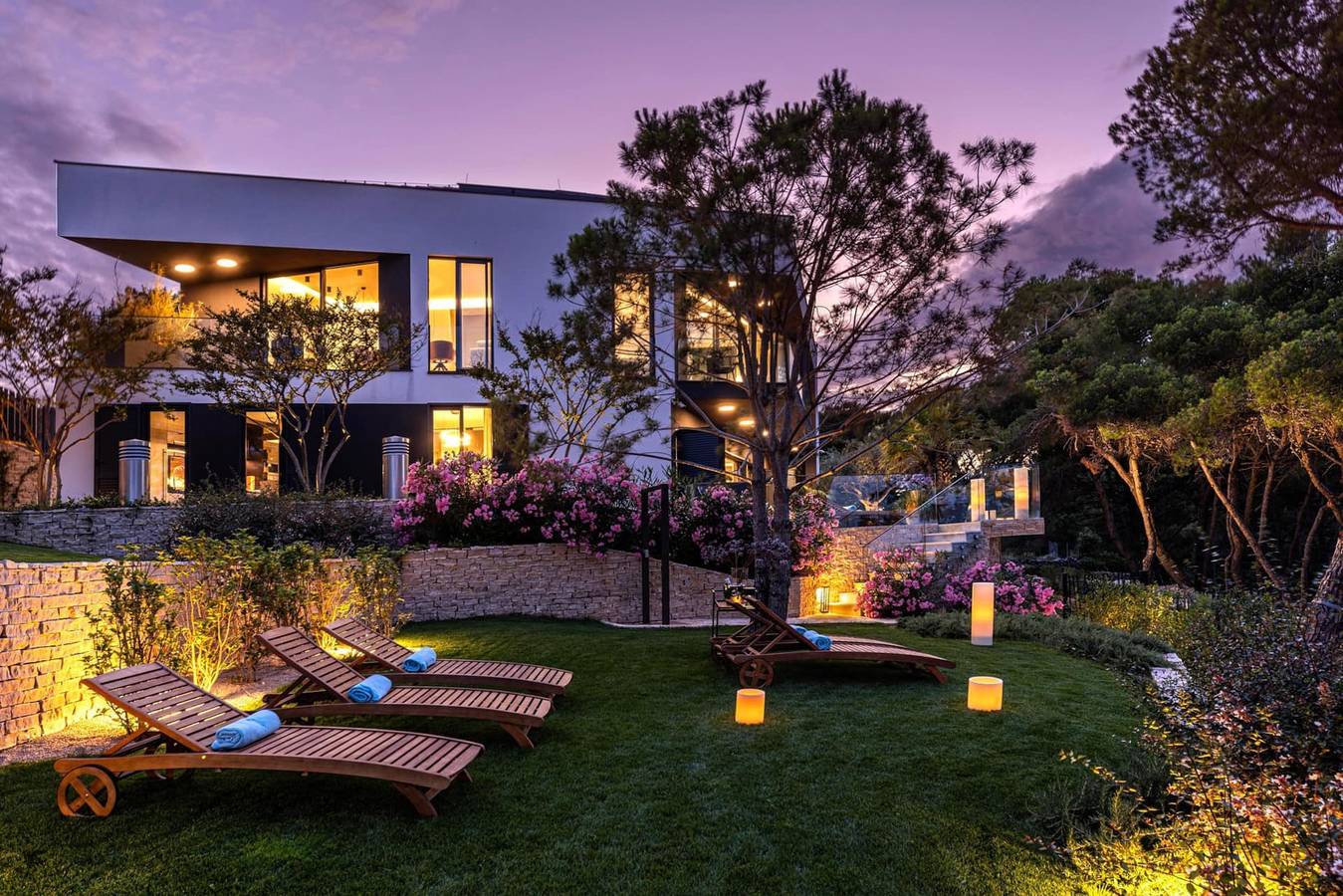 Villa Contessa - Una delle prime 200 ville di lusso al mondo, con piscina a sfioro, fronte mare, vista mare, adatta alle famiglie, con stile in Lussinpiccolo, Lussino