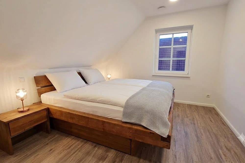Modernes Ferienhaus für bis zu 8 Personen in Deichnähe – ideal für Familien in Neßmersiel, Dornum