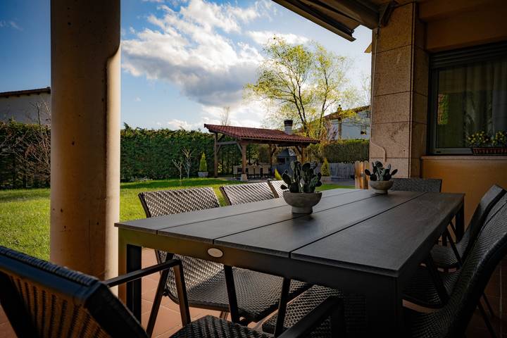 Villa 'Casa El Rasillo' mit Seeblick, privater Terrasse und Wi-Fi in El Rasillo de Cameros, Sierra de Moncalvillo