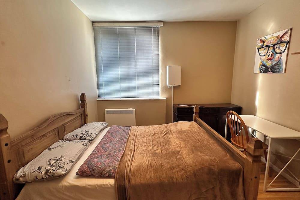 Double bedroom in Euston in Camden, London
