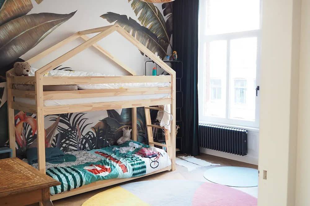 Entire apartment, 5-minute walk from Amsterdam’s city center & buzzing 9 streets in Dutch Coast