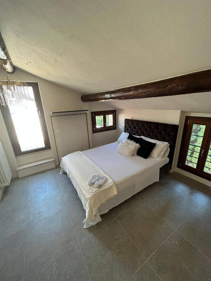 Prestige Sirmione Via Antiche Mura in Sirmione, Gardasee-Berge