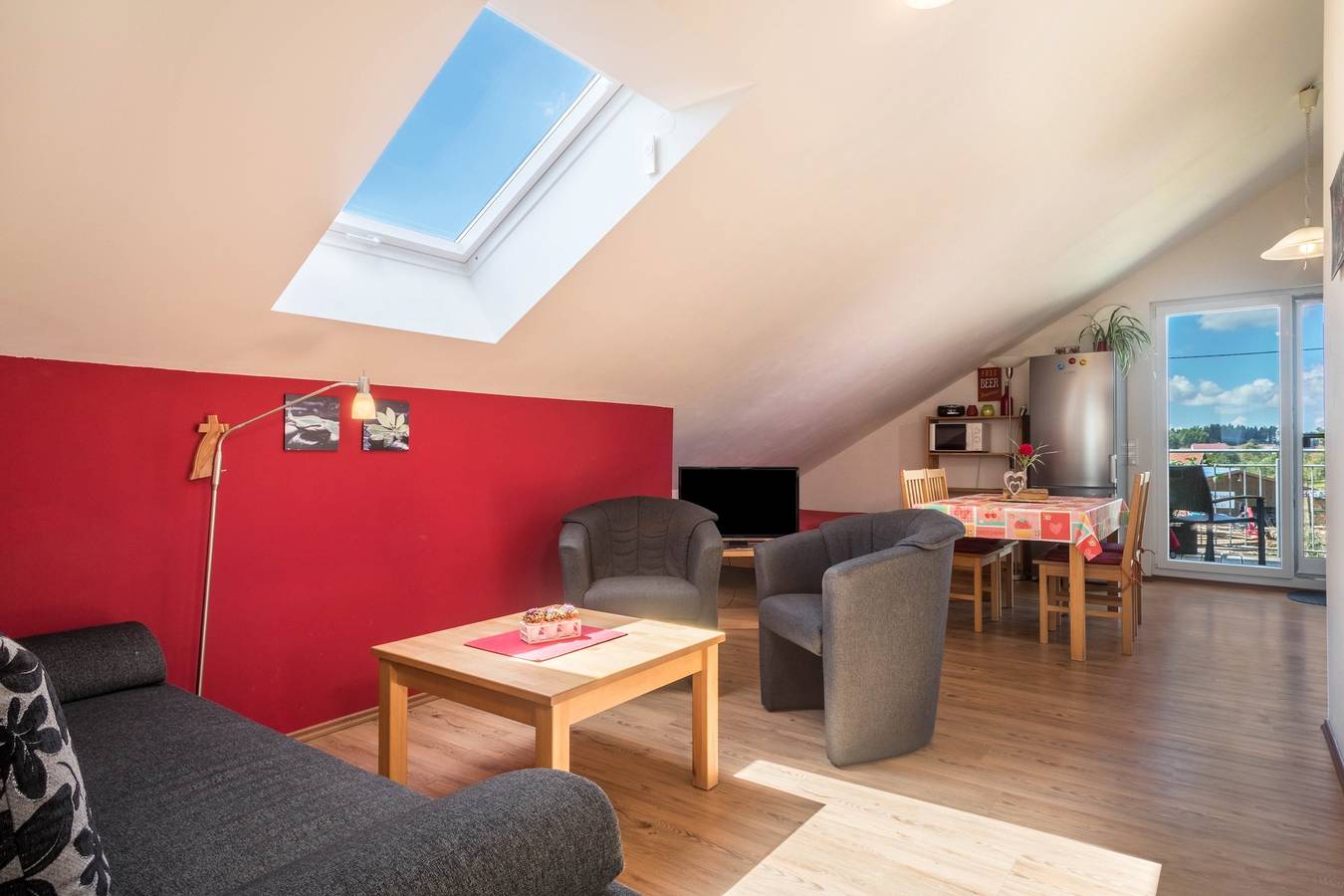 Ganze Wohnung, Ferienwohnung "Birke" mit Wlan, Bergblick, Balkon & Garten in Neukirch, Region Bodensee-Oberschwaben