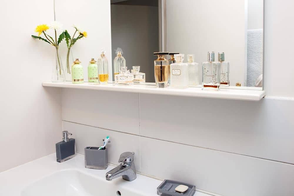 Entire apartment, Apartment Les Terrasses de la Comtesse, direct access to the beach ... in Saint-Quay-Portrieux, Côte de Goëlo