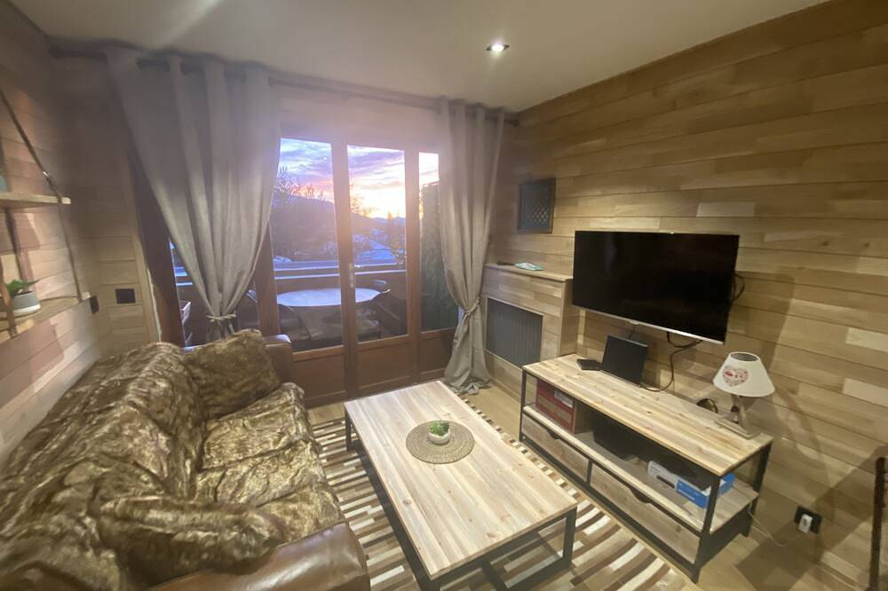 Entire apartment, Valberg Center Studio in Guillaumes, Nice region