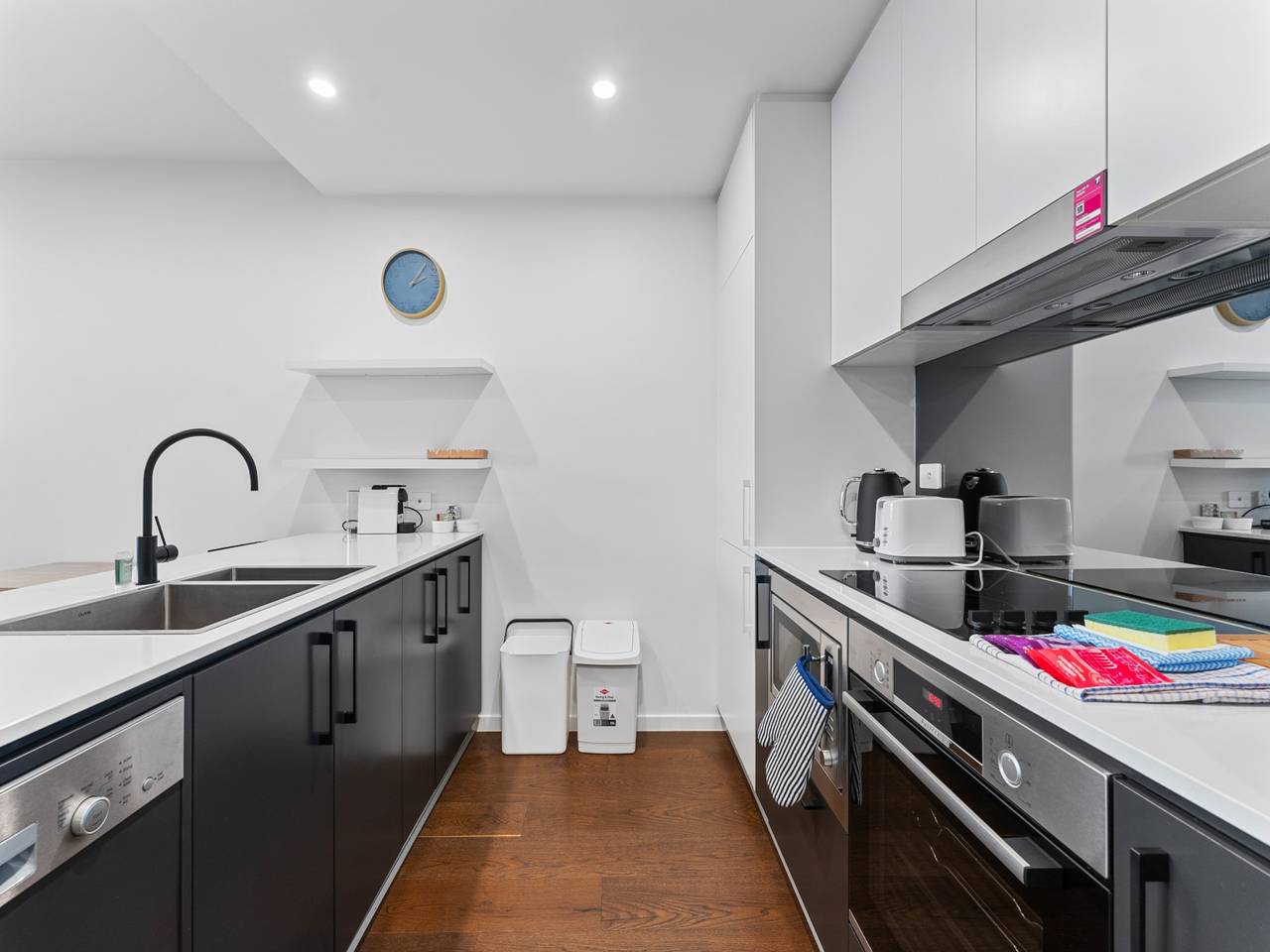 Ganze Wohnung, Perfekte Lage, 1 Schlafzimmer, Balkon, Grill und Parkplatz in Kingston (Canberra), Kingston