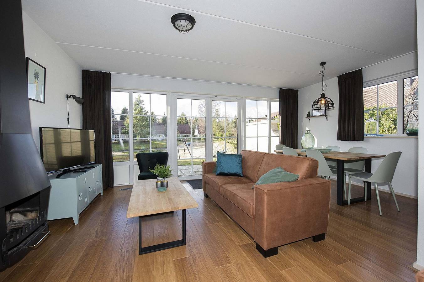 Vakantiepark Hellendoorn — Bungalow - 6 Personen in Hellendoorn, Sallandse Heuvelrug