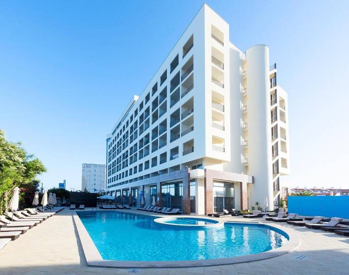 Hôtel pour 3 personnes, avec sauna et vue ainsi que piscine et terrasse