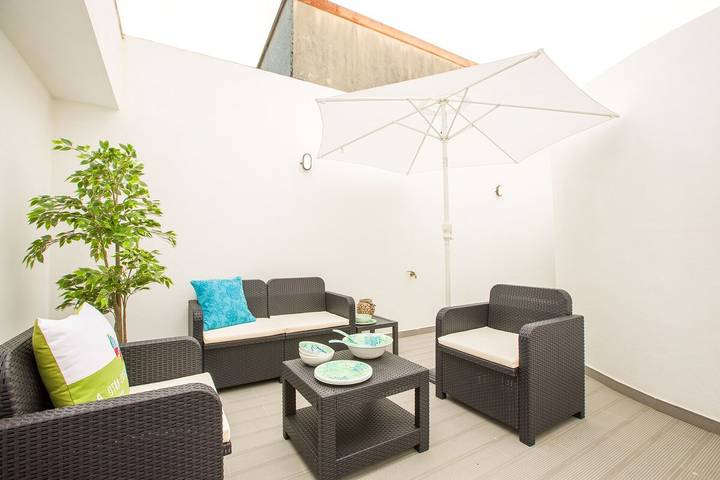Espinho Beach 4 Stays with Terrace in Espinho, District de Aveiro