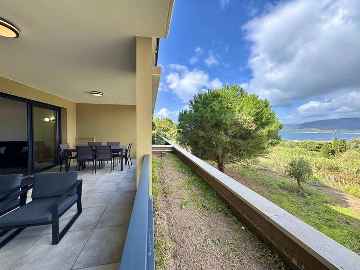 Appartement de vacances pour 4 personnes, avec terrasse et jardin