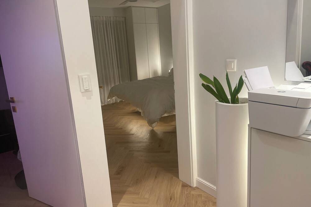 Ganze Wohnung, Chic 2-bedroom apartment with fitness room, Wifi in brilliant Basel in Basel, Aargau-Basel