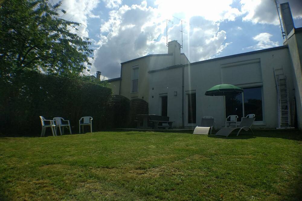 Luxury house close to Disney & Paris wifi & breakfast free. in Noisiel, Seine-et-Marne