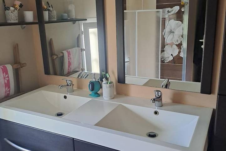 Location de vacances pour 2 personnes, avec terrasse et jardin à Vedène - 4