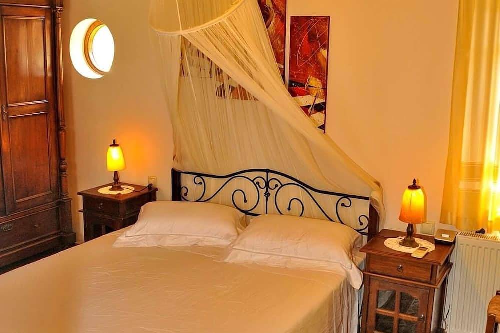 Beautiful Villa located in  traditional part of Piskopiano village/hersonissos in Koutouloufari, Iraklio-Heraklio region
