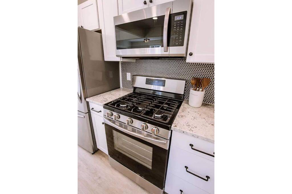 Arthouse, freshly renovated 2 bedroom residential in North Charleston, Charleston County