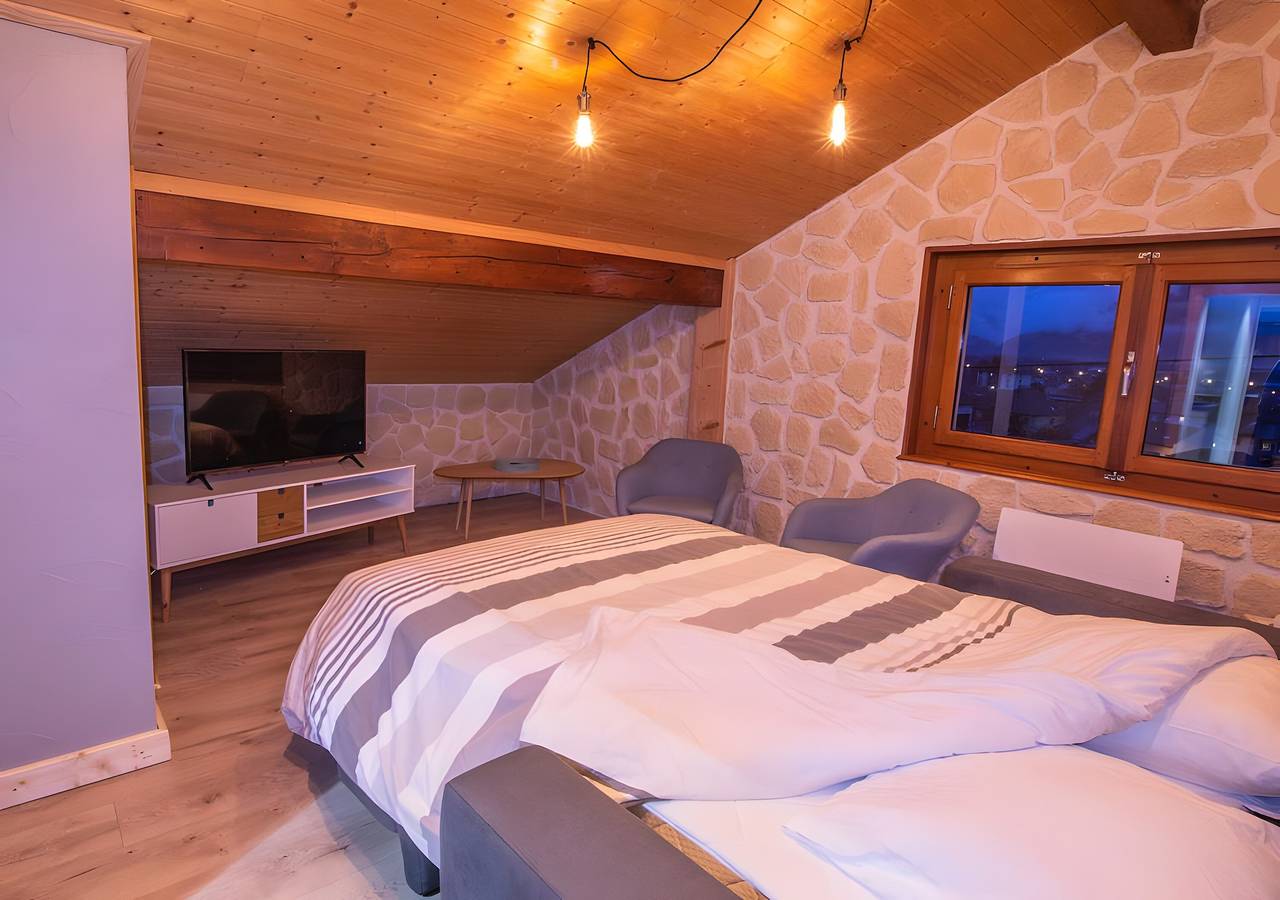 Ganze Wohnung, Ruhige Wohnung mit Bergblick in Haute-Savoie in Marignier, Region Bonneville