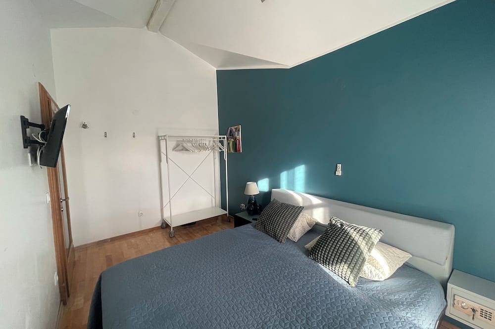 Ruhegelegene Villa mit 2 Apartments am Stadtrand mit eigenem Parkplatz in Karlovac, Karlovac und Umgebung