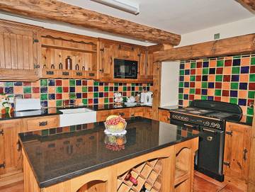 Log Cabin for 6 People in Staffordshire, Photo 3