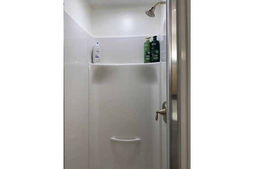 Guest Suite with Hot Tub, sleeps 4 - No nonsense fee in Moscow (ID), Latah County