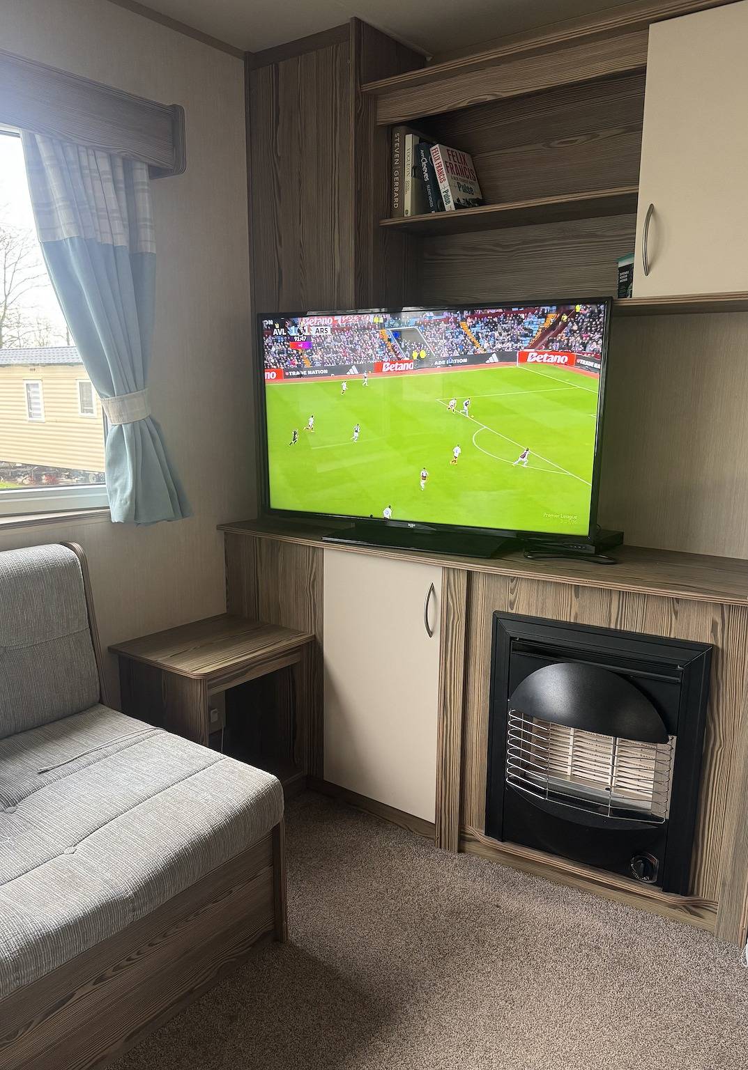 Cozy Caravan at Tower Lawn, Haggerston Castle Perfect Family Getaway in Northumberland