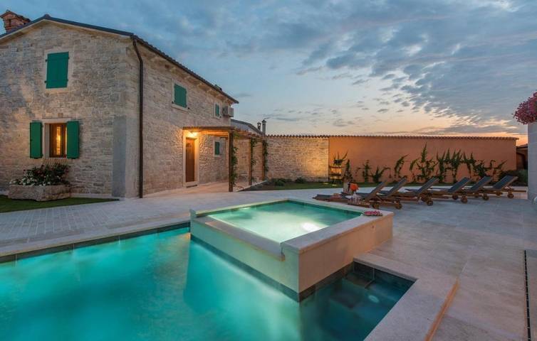 Villa pour 12 personnes, avec jardin ainsi que terrasse et piscine à Selina - 3