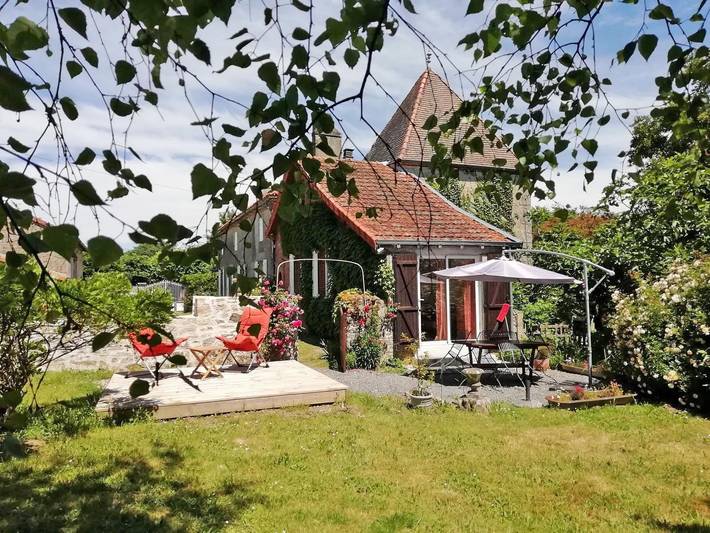 Gîte pour 5 personnes, avec jardin dans Javerdat