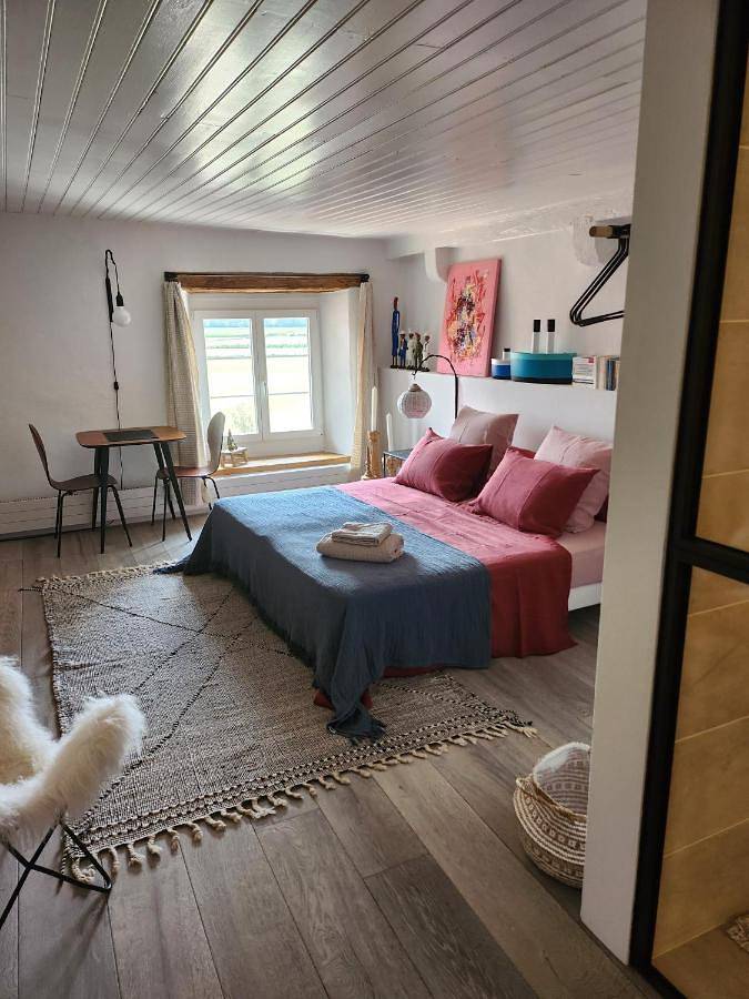 Chambre d’hôte pour 2 personnes, avec vue et terrasse dans Canton de Neuchâtel