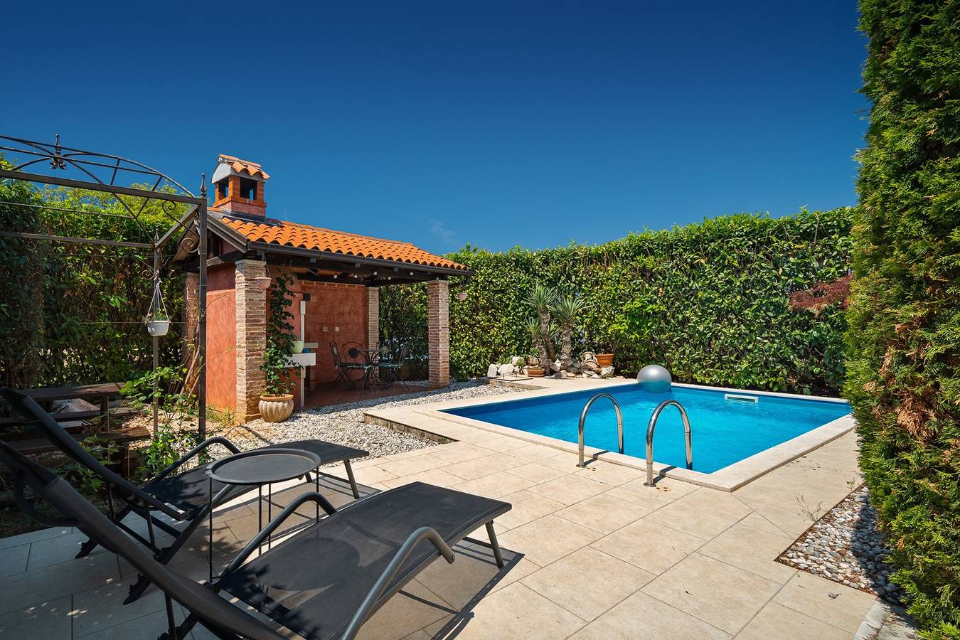Apartamento entero, Apartamento de vacaciones para 4 personas con balcón/terraza in Tar-Vabriga, Region de Porec