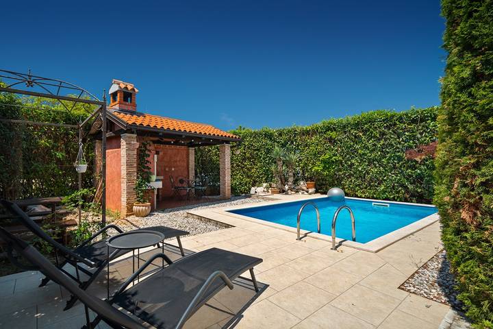 Apartamento de vacaciones para 4 personas, con jardín y piscina - 1