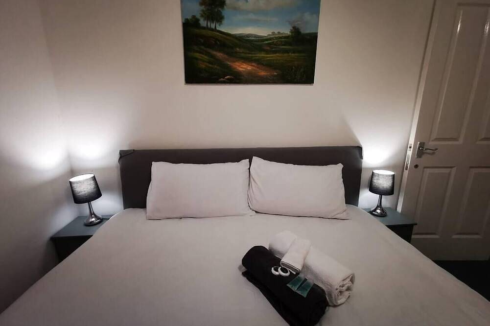 Ganze Wohnung, London - 2 Bed Flat - Sleeps 4 - Parking - Wifi in London, Südostengland