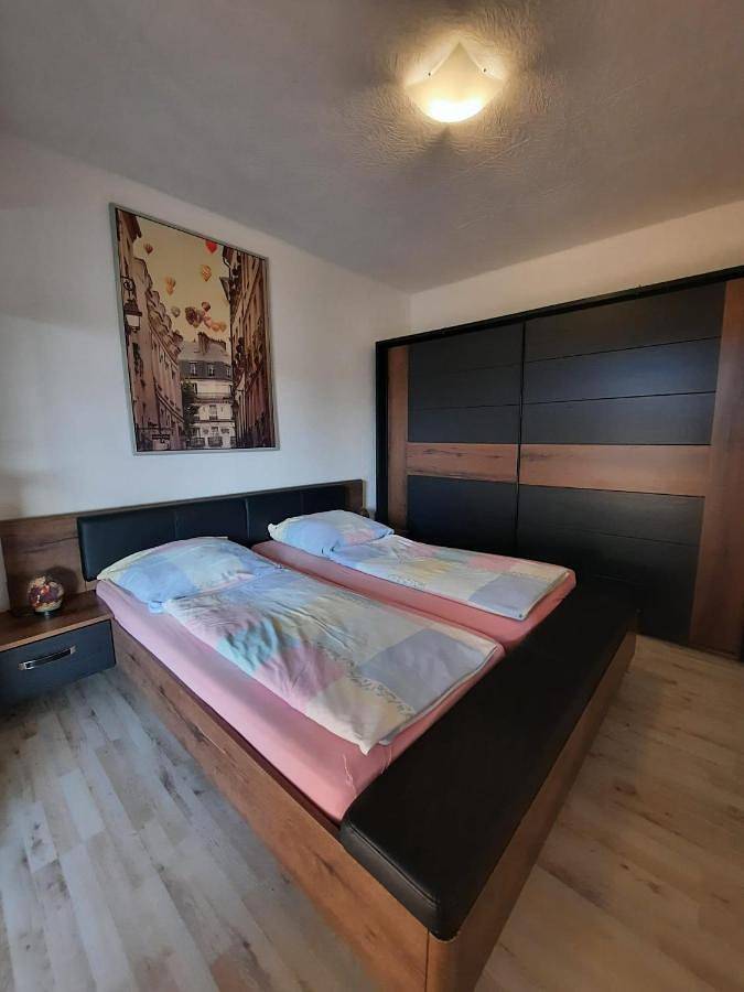 Ferienwohnung für 6 Personen, mit Balkon und Terrasse sowie Garten und Sauna in Schortens - 3