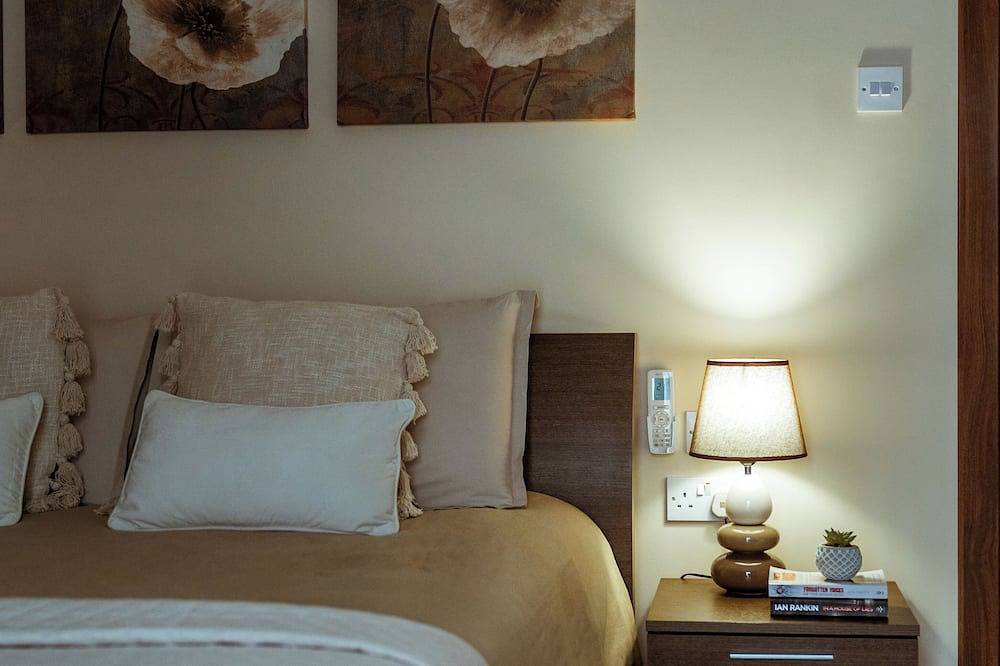 Entire apartment, Modern 2 Bedroom Sea View Apartment in Qawra, St. Paul's Bay