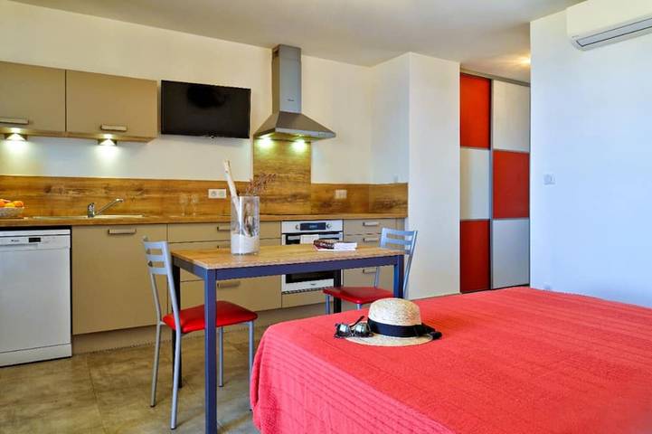Appartamento intero, Monolocale-Bagno privato con doccia in Tiuccia, Casaglione