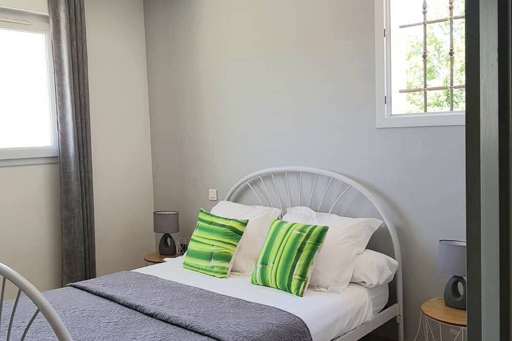 Provencal villa with swimming pool and 1400m2 grounds in Saint-Cézaire-sur-Siagne, Cannes region