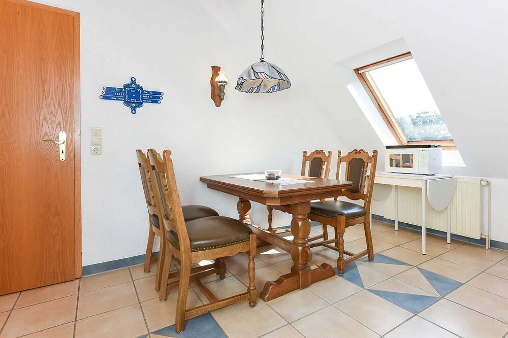 Ganze Wohnung, Ferienwohnung Schwalbe - Ferienwohnungen Möwe und Schwalbe im Haus Sassenhof in Dunum, Landkreis Wittmund